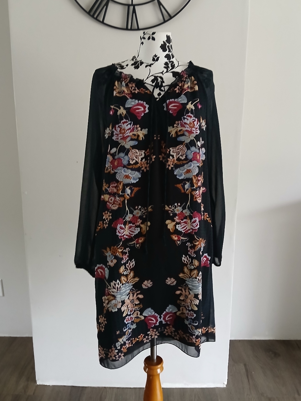 Floral Long-Sleeve Shift Dress